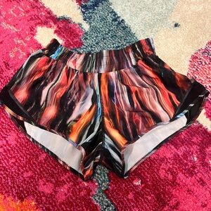 Lululemon Hotty Hot LR 2.5” Shorts - Size 4